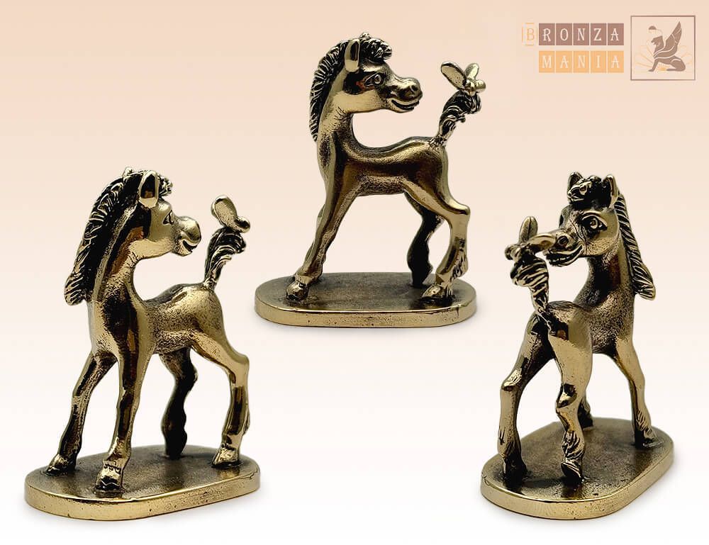 фигурка Жеребенок с бабочкой