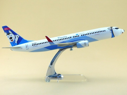 Модель самолета Boeing 737-800 (М1:100, Nordstar Лайка)