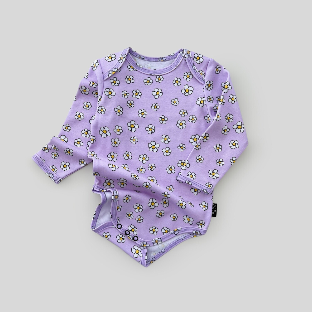 Боди с длинным рукавом (ромашки на сиреневом)