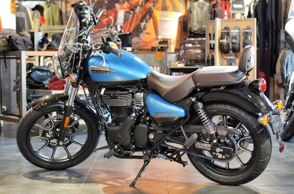 Royal Enfield Meteor 350 Supernova Blue