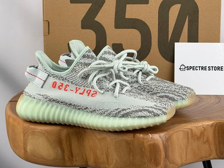 Yееzy Boost 350 V2 Blue Tint