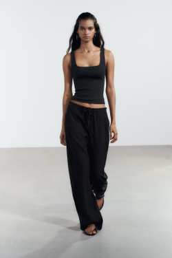 ZARA БРЮКИ ИЗ ТКАНИ С РЕЛЬЕФНЫМ УЗОРОМ, ЧЕРНЫЙ