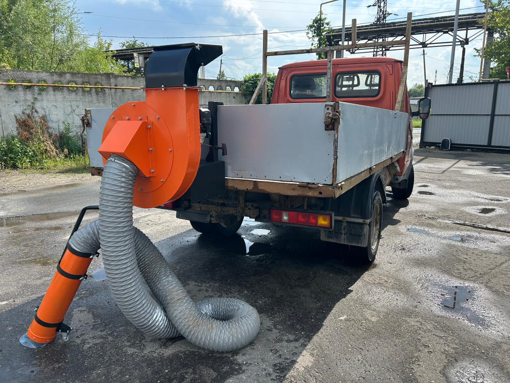 "Сороед-160Н". Навесной пылесос для уборки листьев