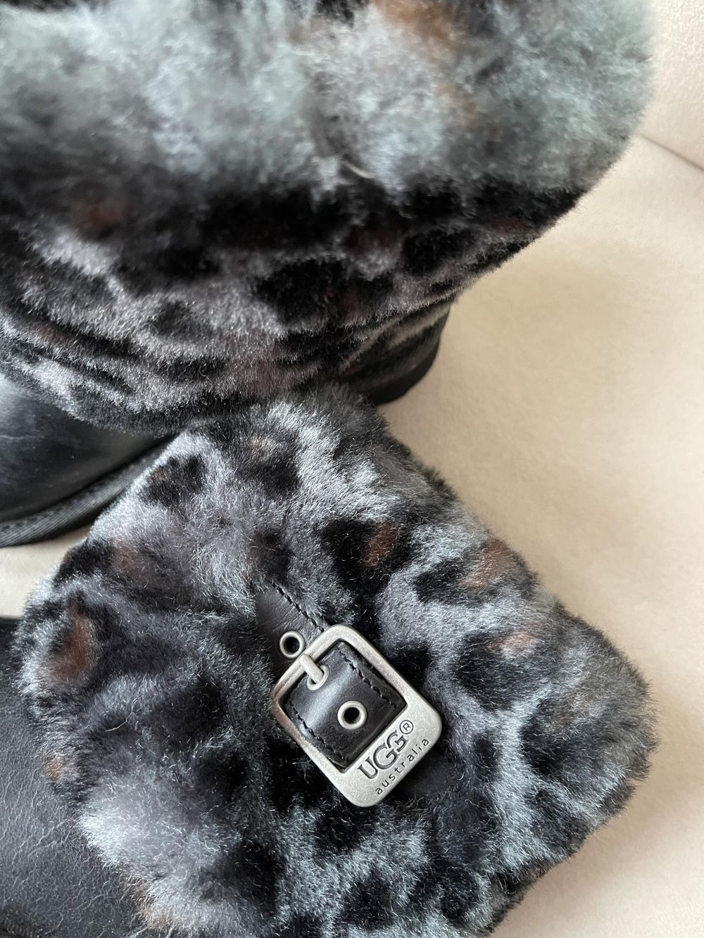 Новые сапоги Ugg, 27