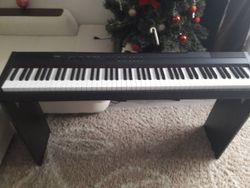 Подставка для пианино или синтезатора