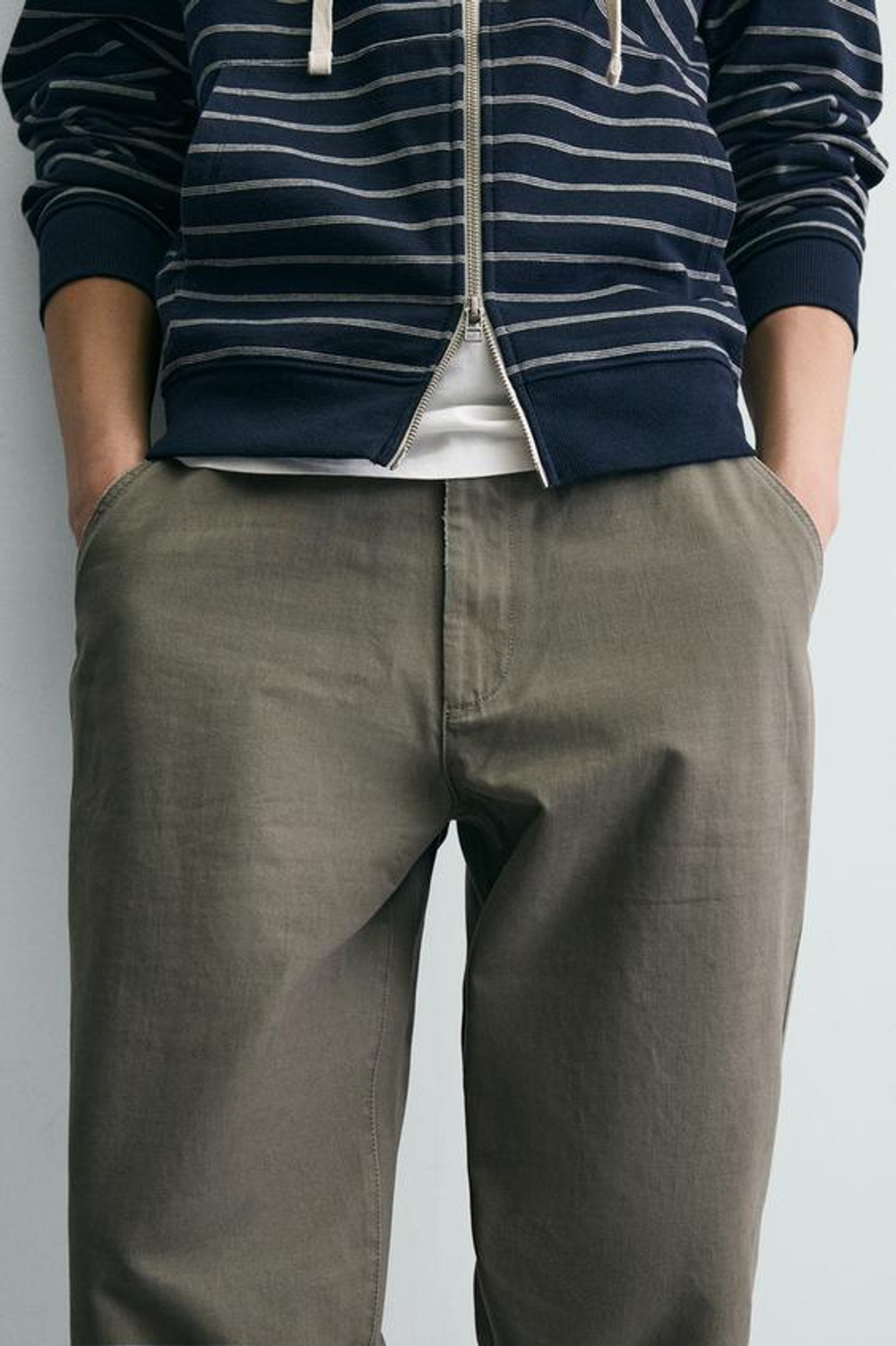 ZARA БРЮКИ CARROT FIT С ЭФФЕКТОМ ПОТЕРТОСТИ, ХАКИ