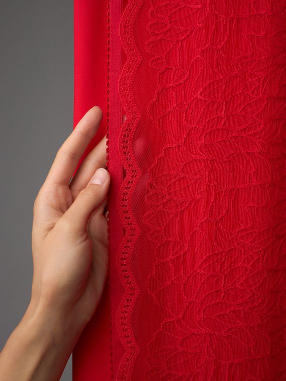 03-295 Кружево эластичное 22 см, красный 100