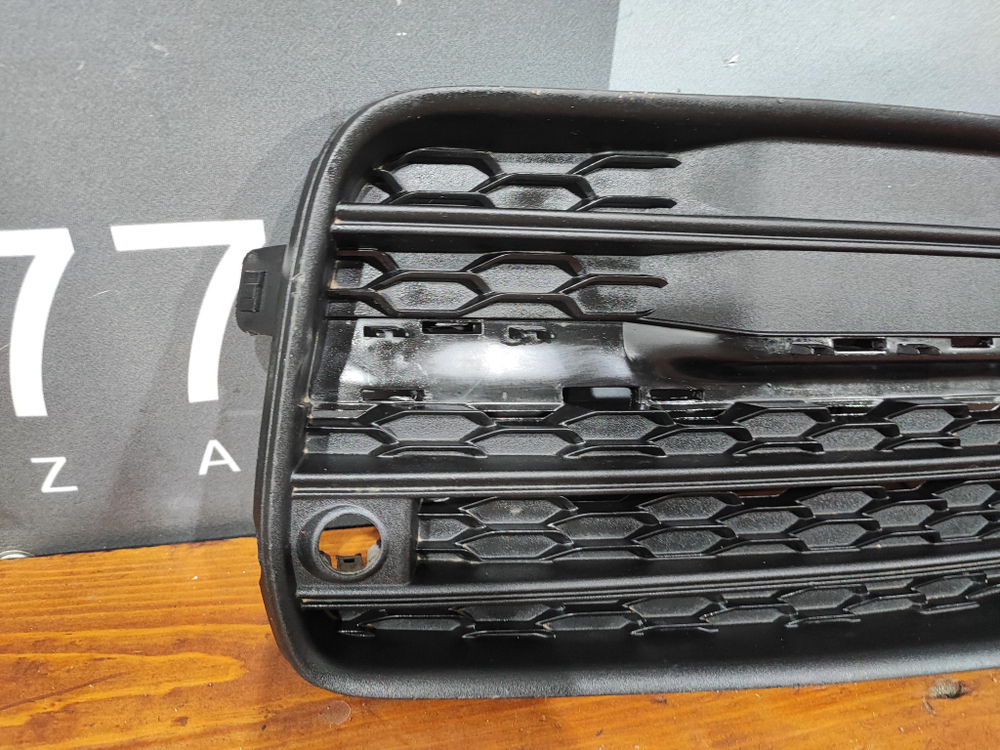 Решетка переднего бампера правая Volvo XC90 2 14-19 Б/У Оригинал 31383442
