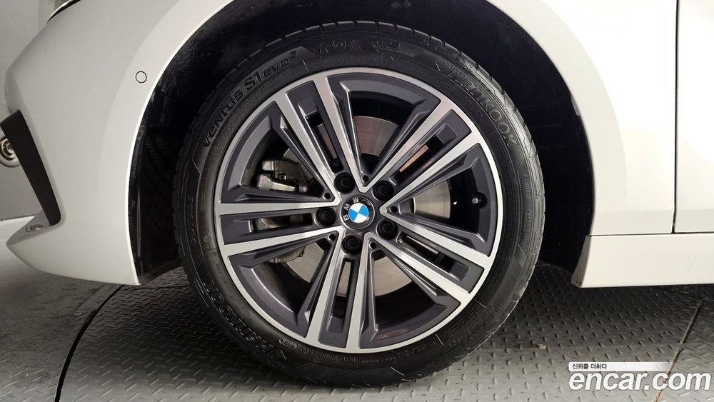BMW 1 Series (F40) 120i Advantage (04.2022)