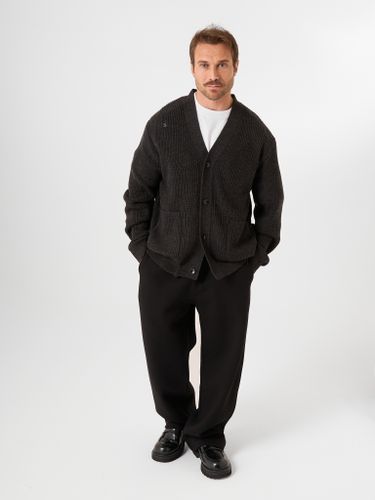 Графитовый кардиган с разрывами QWE