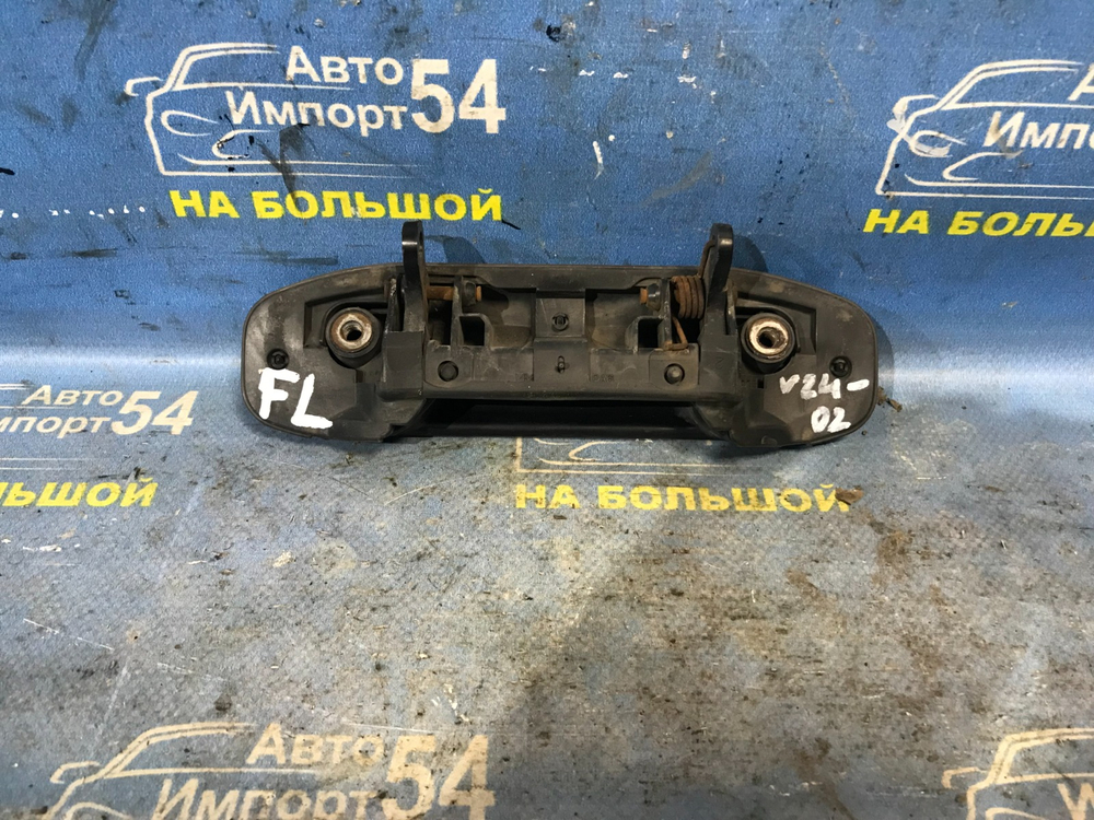 Ручка двери передней левой внешняя MITSUBISHI PAJERO 1994