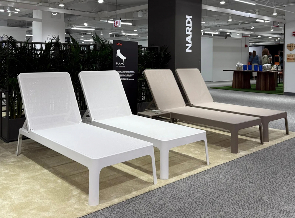 Шезлонг лежак пластиковый Nardi Plano, белый