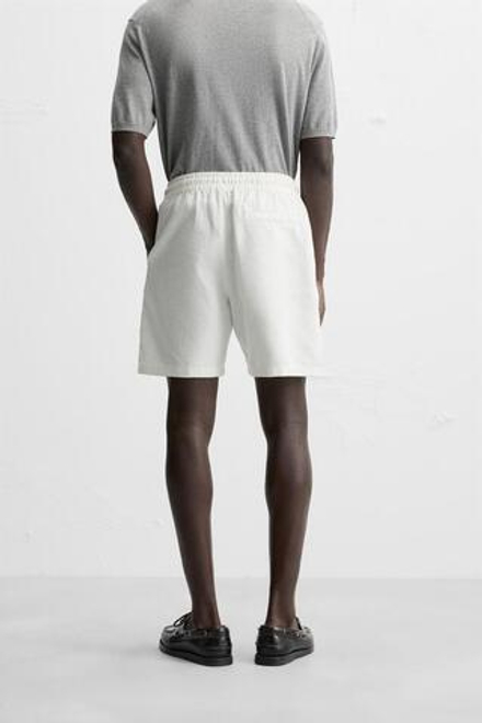ZARA ШОРТЫ REGULAR FIT ИЗ РЕЛЬЕФНОЙ ТКАНИ, ЖЕЛТОВАТО-БЕЛЫЙ