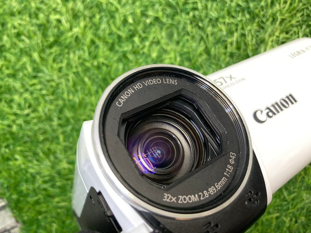 Canon Legria HF R606