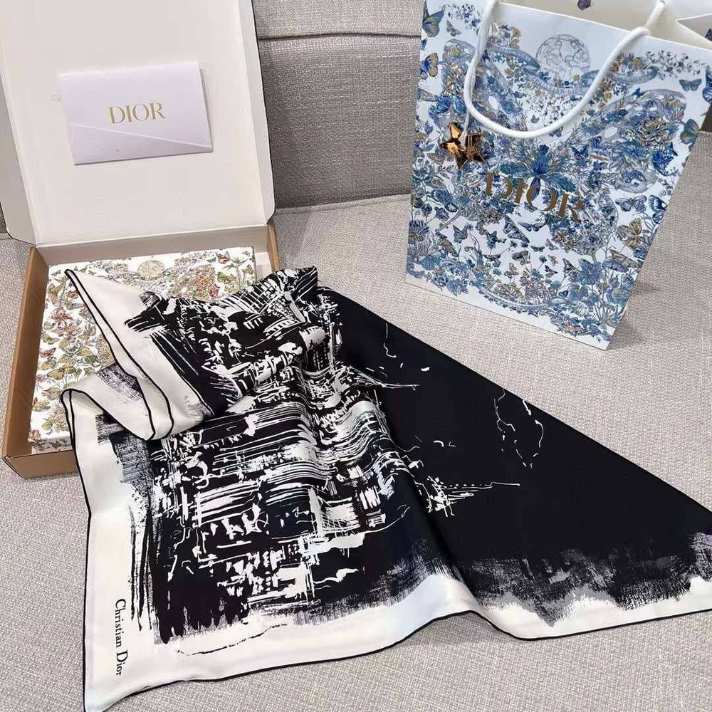 Платок Dior 90х90 см