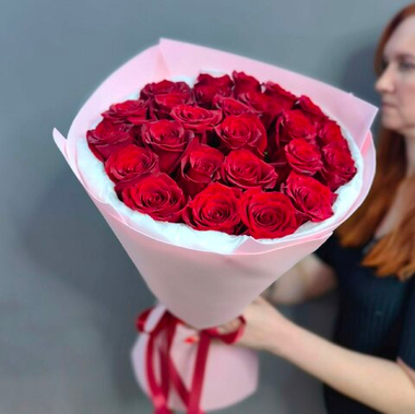 Букет из 25 роз сорта «Эксплорер» (Эквадор 60 см)