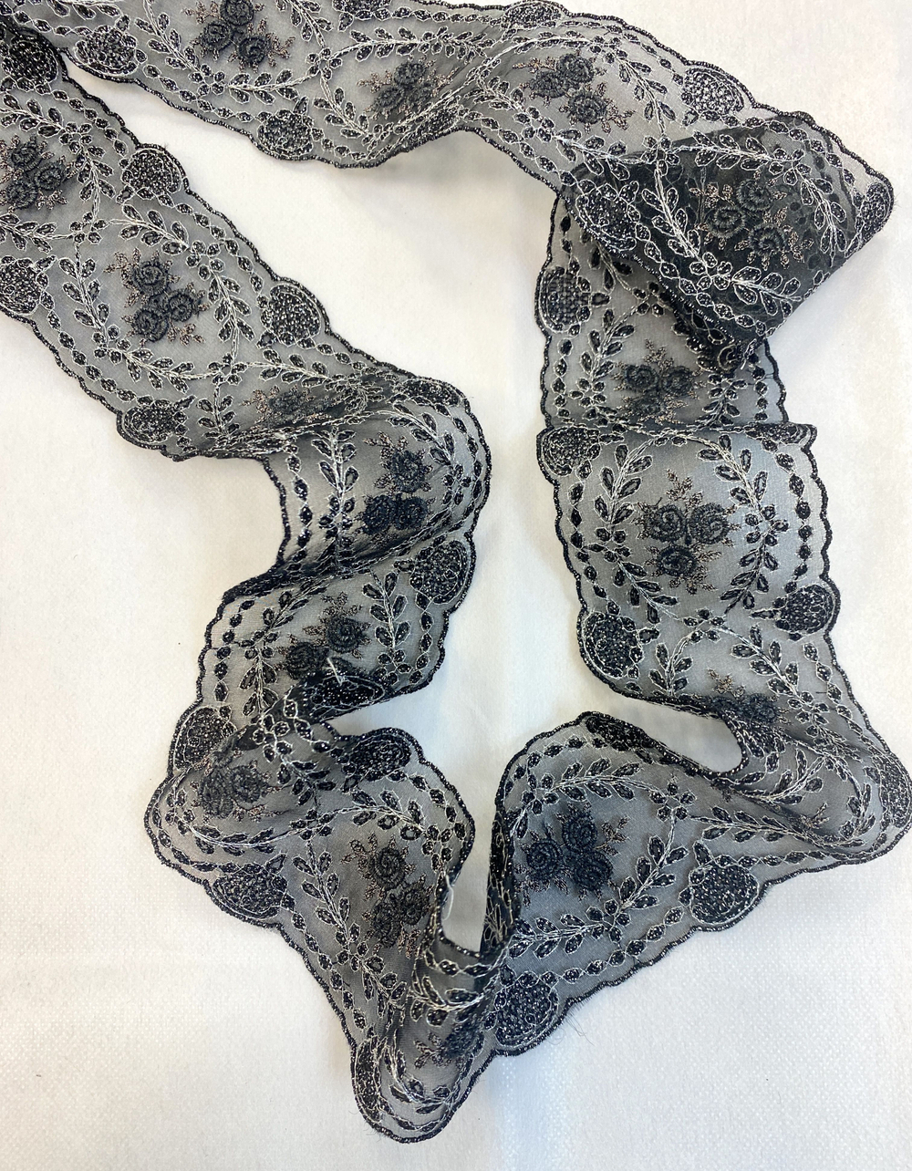 кружево на органзе вышивка шелк/хлопок/люрекс (Франция) ш-6,5 см цена за 1м