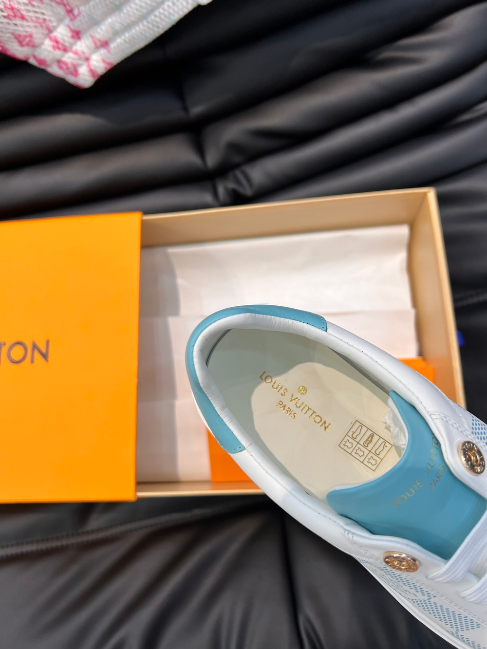 Louis Vuitton Time Out