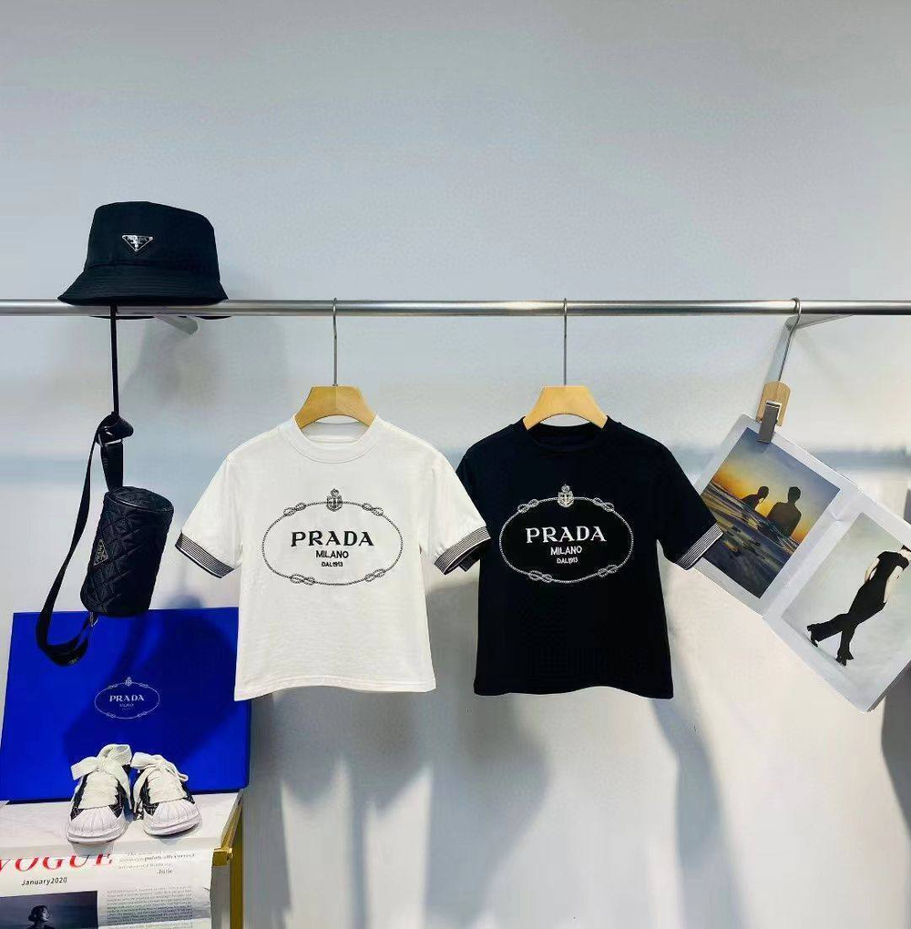 Футболка Prada