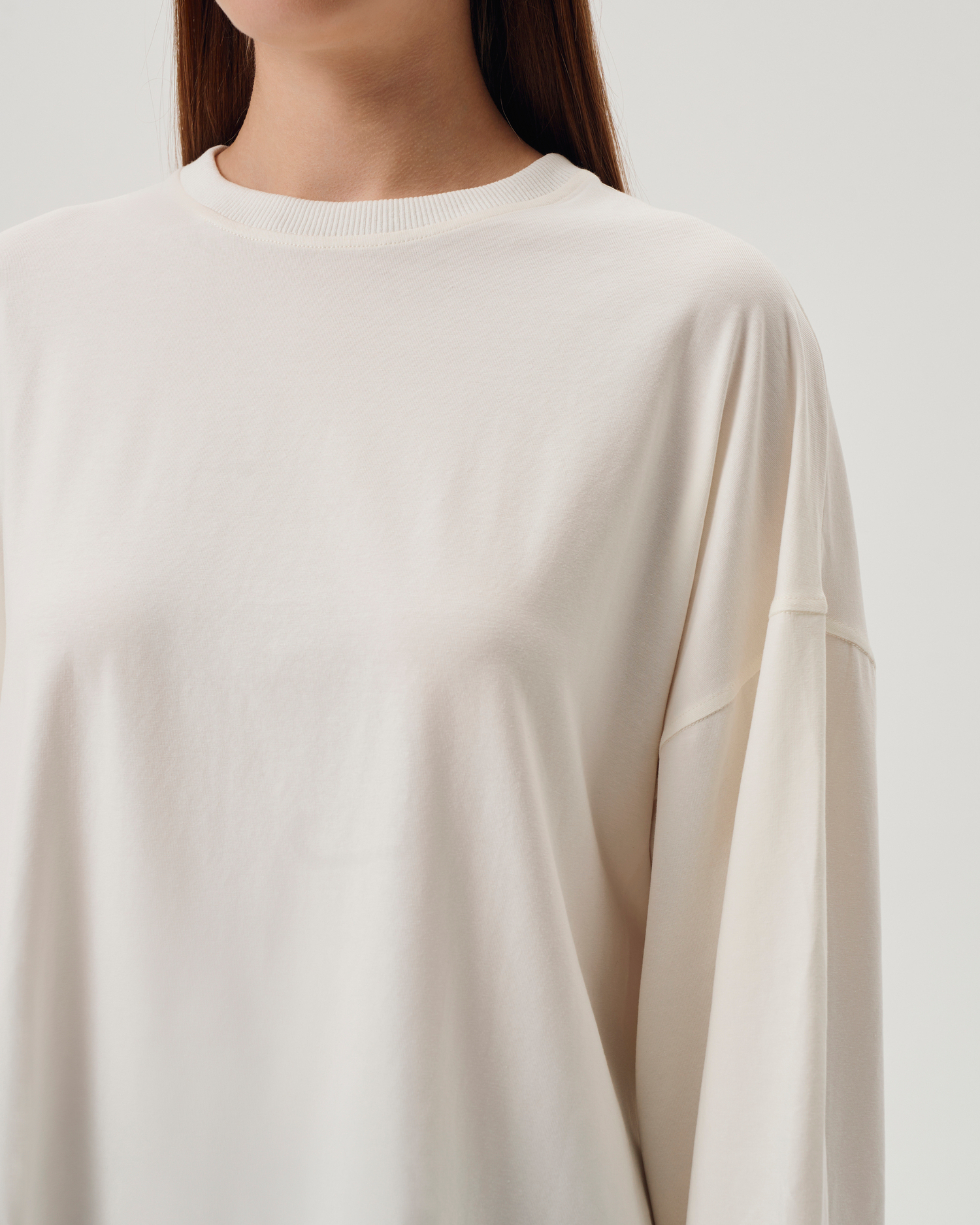 Лонгслив белый свободный  No name