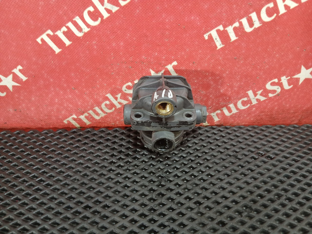 Клапан ускорительный