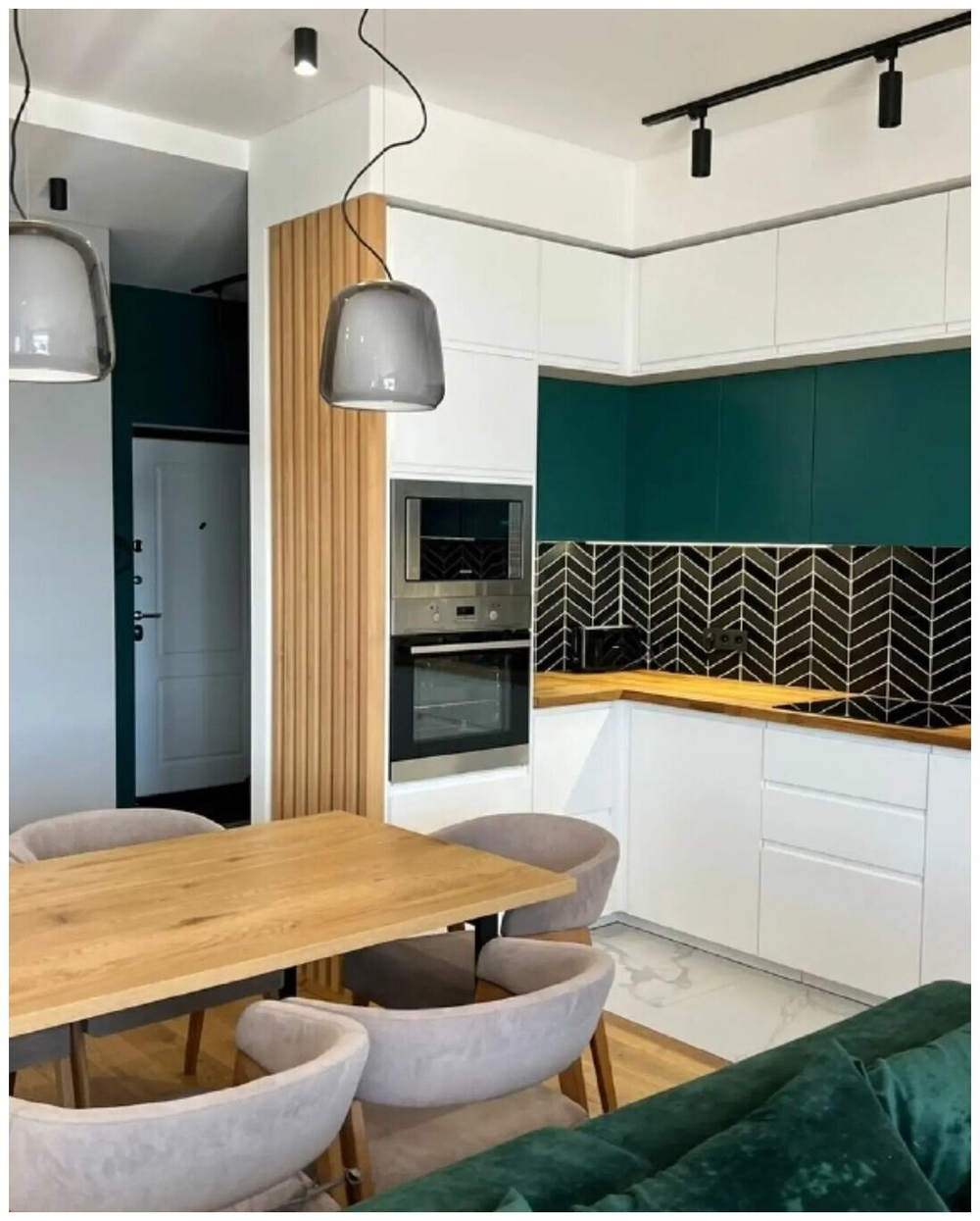 Декор из реек в кухне из Сосны 40х70мм