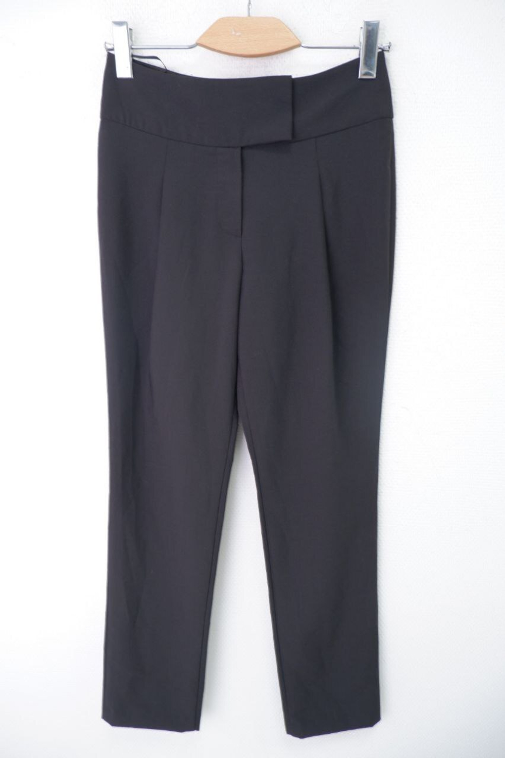 Брюки MAGDA базовые 42 размер, новые