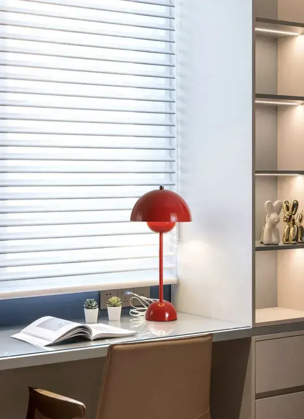 Лампа настольная/Светильник прикроватный Bauhaus + адаптер на евро вилку (Ростест)