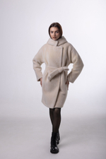 Пальто с капюшоном утепленное