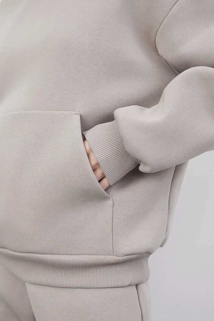 Утепленное худи свободного кроя цвета туман