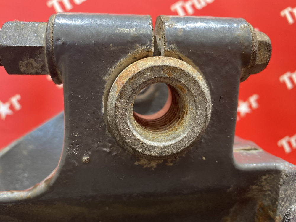 Кронштейн полурессоры передней