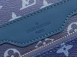 Сумка-мессенджер Louis Vuitton