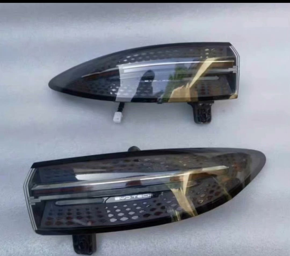 Задние фонари (левый и правый) BYD Seal оригинал
