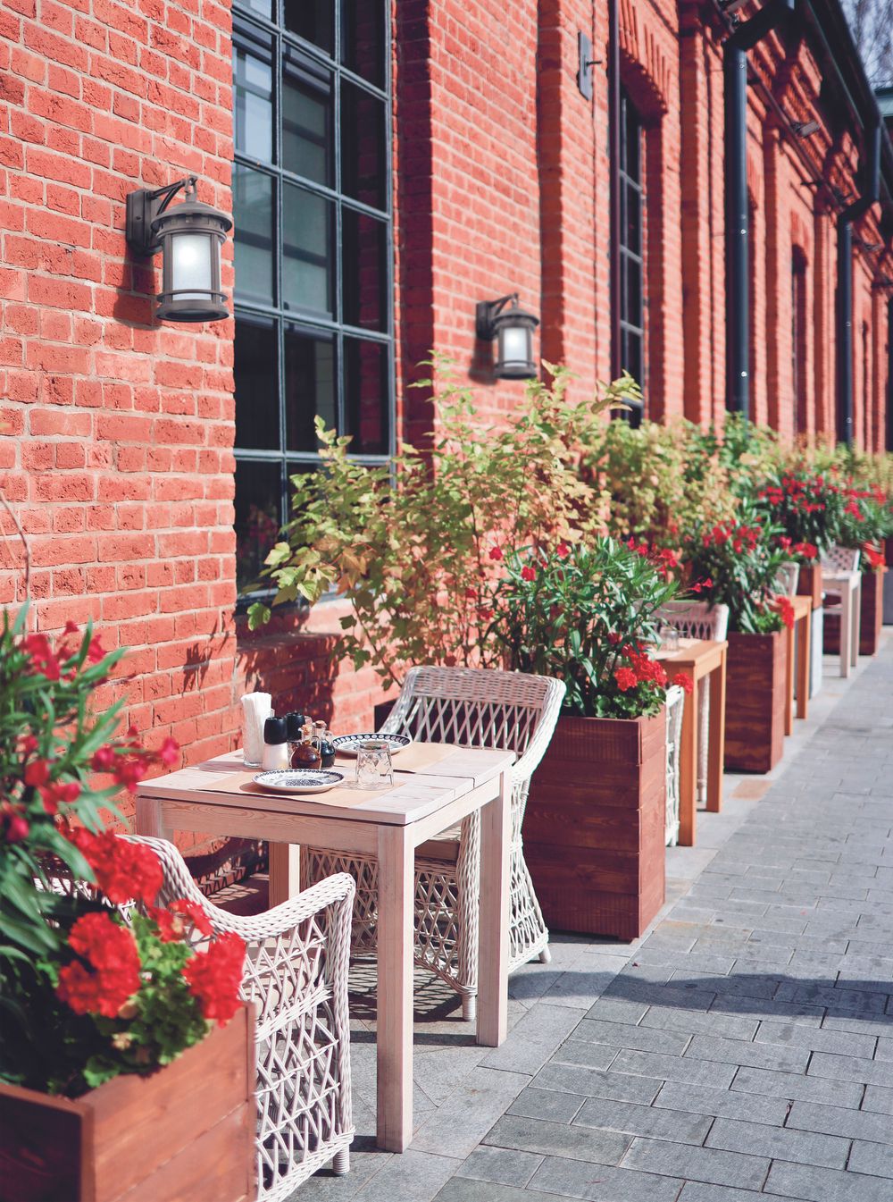 Уличный настенный светильник Maytoni Salamanca O031WL-01BR