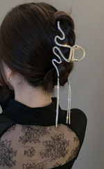 Заколка Краб" Змея со стразами с подвесками из стразов. Символ мудрости и возрождения. Цвет "Серебро"