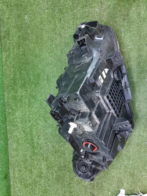 Битая Фара левая BMW X1 F48 (2015-2019) LED