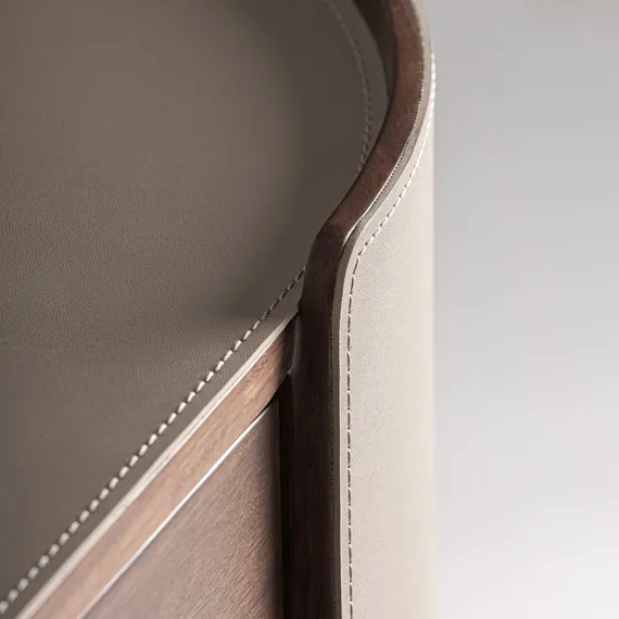 Современный комод Giswil