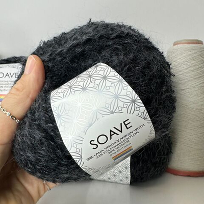 Soave - Manifatura Sesia; 58% лана Virgin, 22% нейлон, 20% мохер; 135м/50гр (270м/100гр); col. 67, цвет: черно-серый; Один моточек весом: 50гр.
