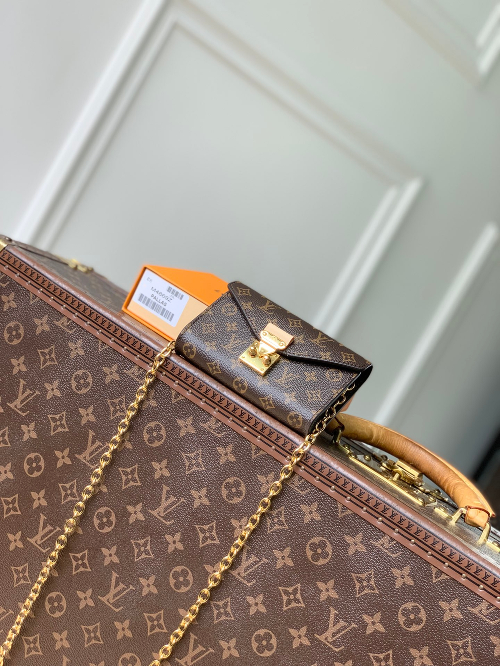 Louis Vuitton Pouch Metis Belt
