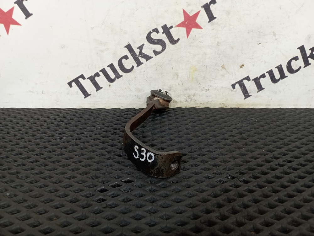 Кронштейн радиатора правый 2020г.