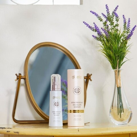 Эссенция для ухода за декольте с экстрактом стволовых клеток Direia Stem Precious Decollete Essence