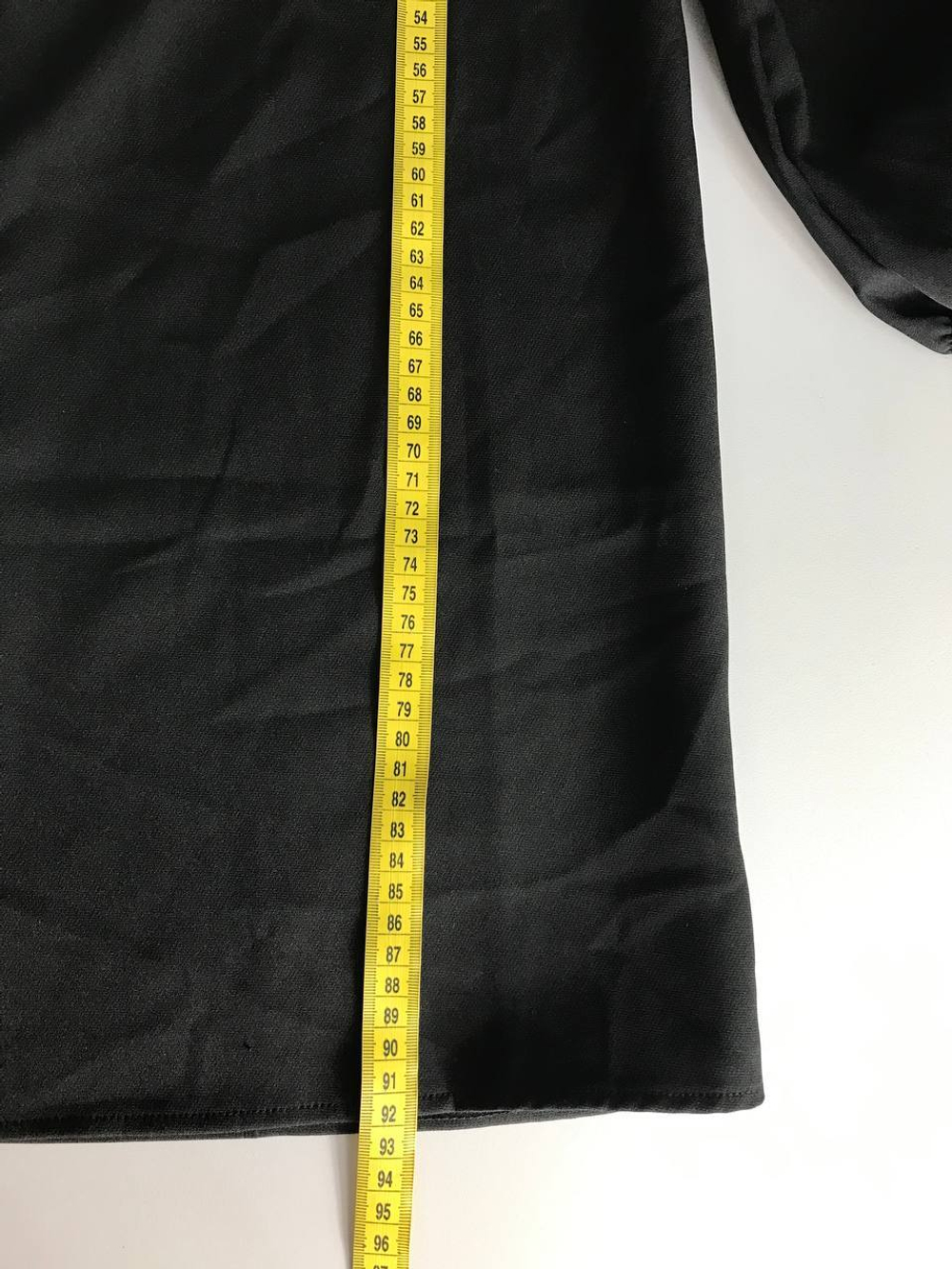 Платье Nao Me лаконичное, визуально на 40 размер