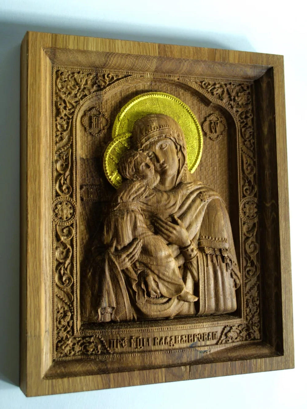 Освященная Владимирская икона Божией Матери из дуба малая