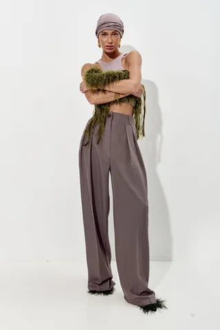 Брюки палаццо свободные с защипами цвета тауп