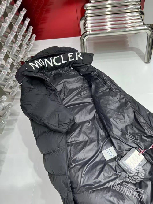 Пуховик Moncler