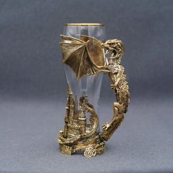 Бокал для пива подарочный "Дракон с замком"