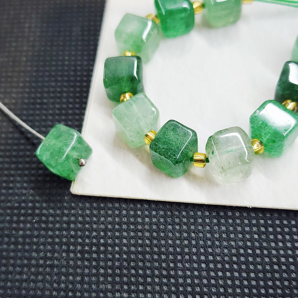 Авантюрин, бусина кубик 8мм, штучно