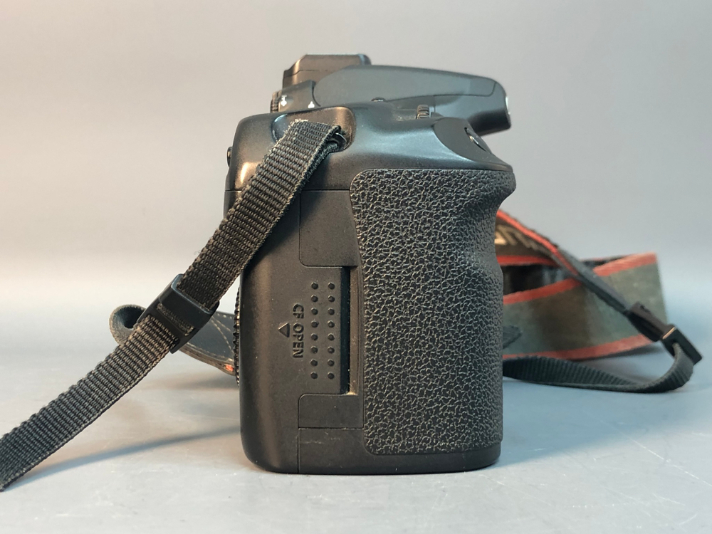 Canon 40D, не включается