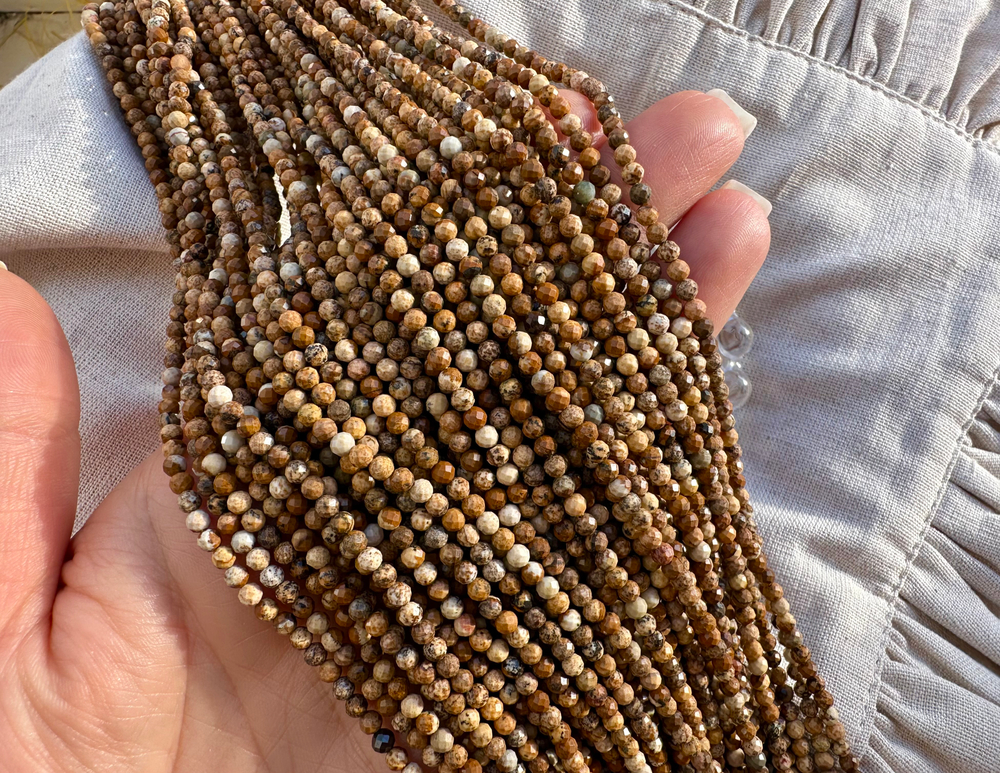 Нить бусин из яшмы 3мм, огранка