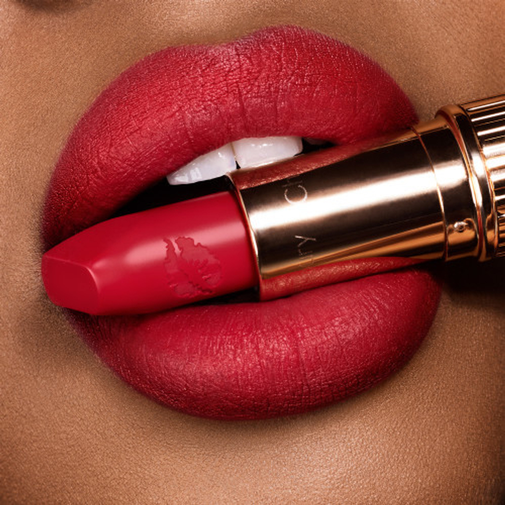 Помада Charlotte Tilbury Hot Lips Carina's Love